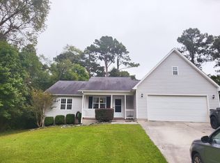 124 Villa Park Dr, Hubert, NC 28539