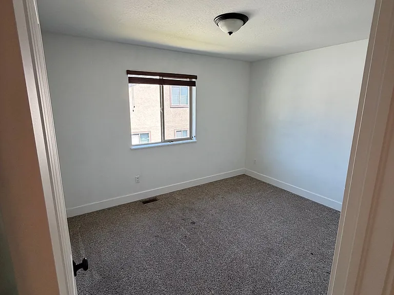 4 Arnold Dr — Photo 29