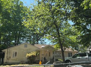 85 Grove St, Monsey, NY 10952