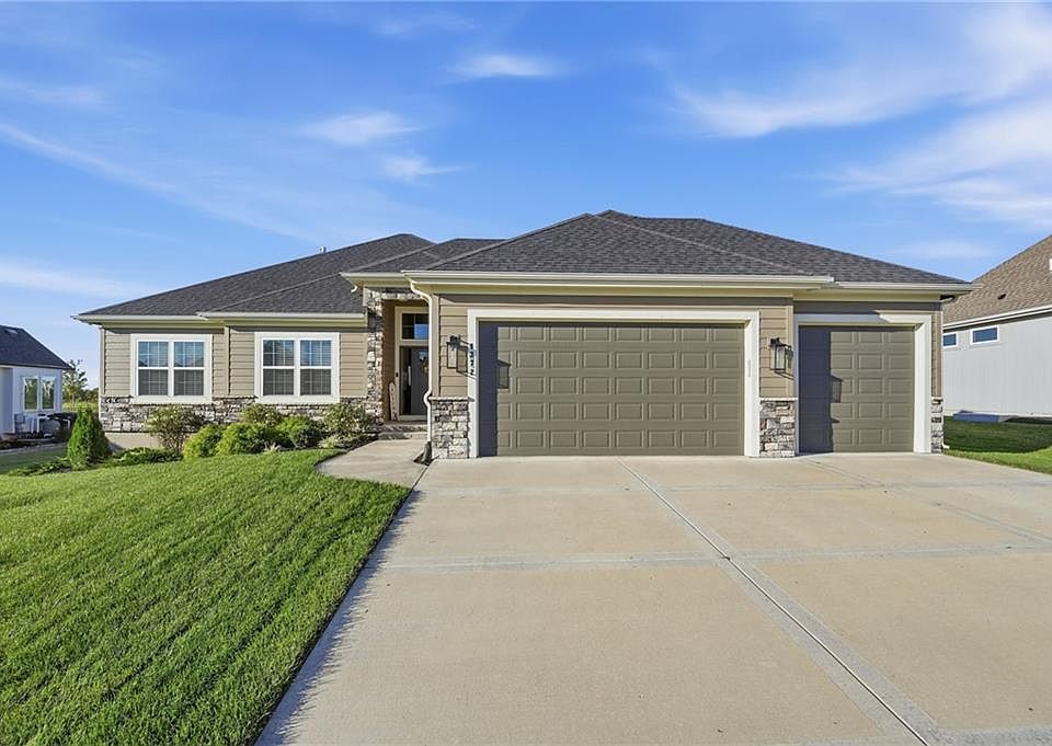 1st image of 4372 Aspen Dr