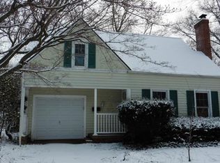221 Avondale Dr, Akron, OH