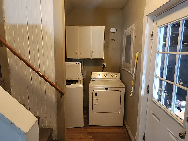 92 Center St — Photo 4