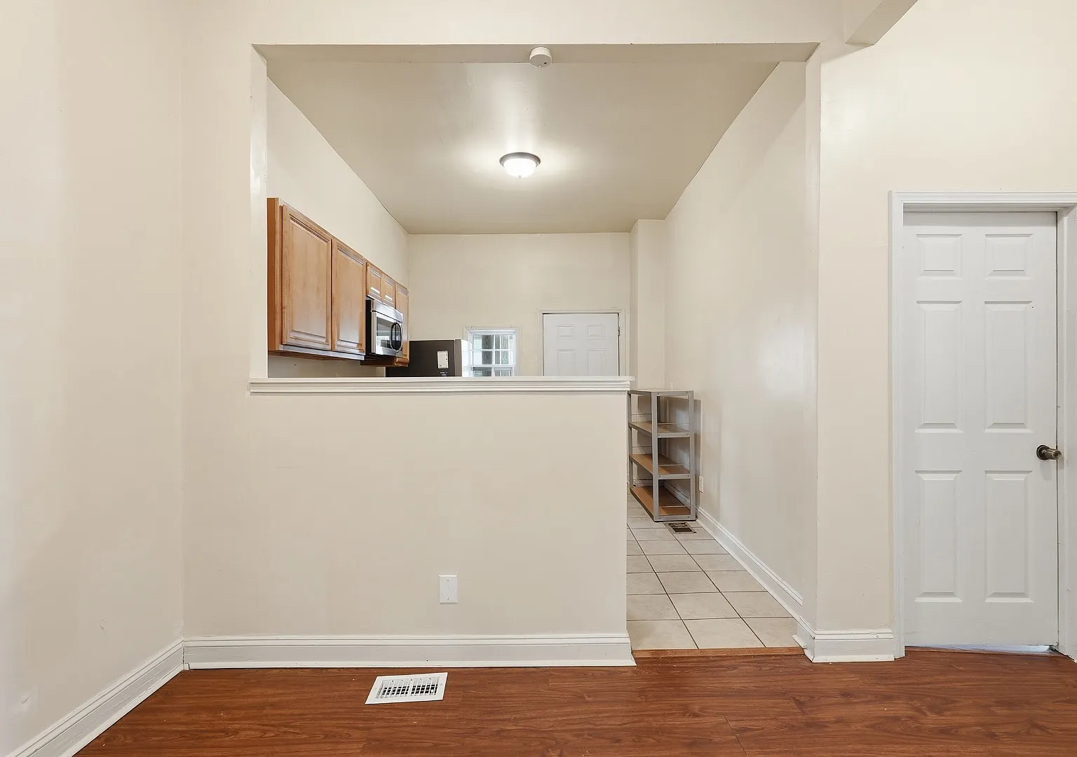 309 W 41st St - Unit D — Photo 1