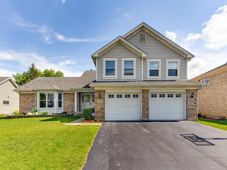 1st image of 1635 Crowfoot Cir S