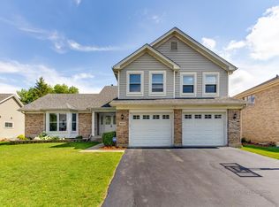 1635 Crowfoot Cir S, Hoffman Estates, IL 60169