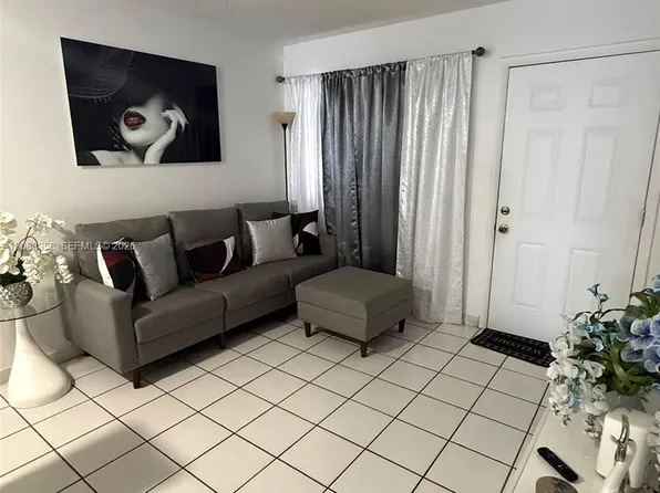 5420 W 21st Ct APT 211, Hialeah, FL 33016
