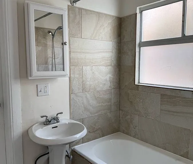 Wilcox Apartments — Photo 5