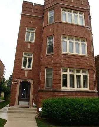 5th image of 10930 S Artesian Ave