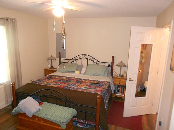 4th image of 1039 Myrtle St