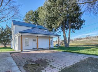 1330 E College St, Echo, OR