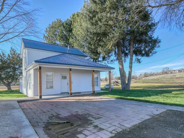 1330 E College St, Echo, OR 97826