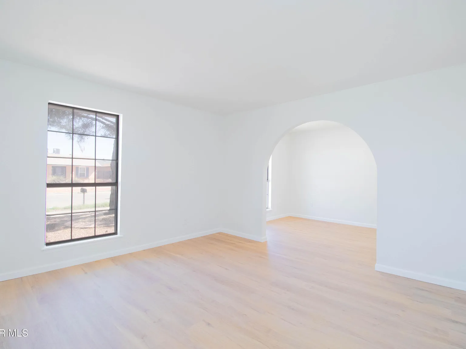 3 bed, 2.0 bath, 1639 sqft, $1,800 — Photo 2