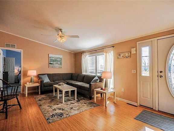 3rd image of 35021 Salem Ct