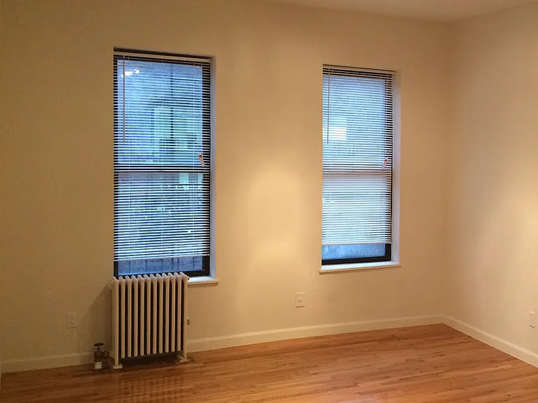 1760 1st Ave #5 — Photo 2