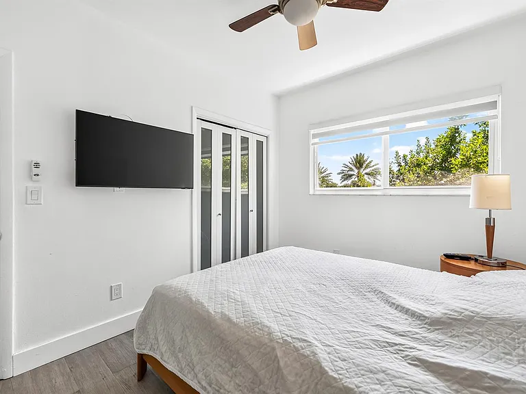 8956 Collins Ave #4 — Photo 24
