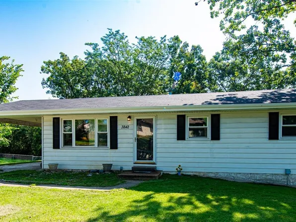 3842 Ronnie Ln, Pacific, MO 63069