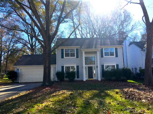 8308 Woodford Bridge Dr, Charlotte, NC 28216