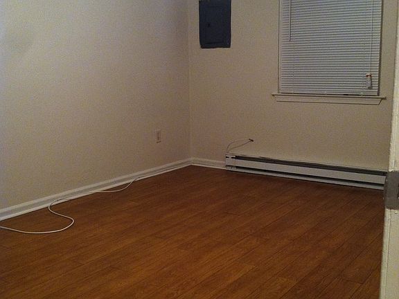 5th image of 1017 Hannah St APT 2