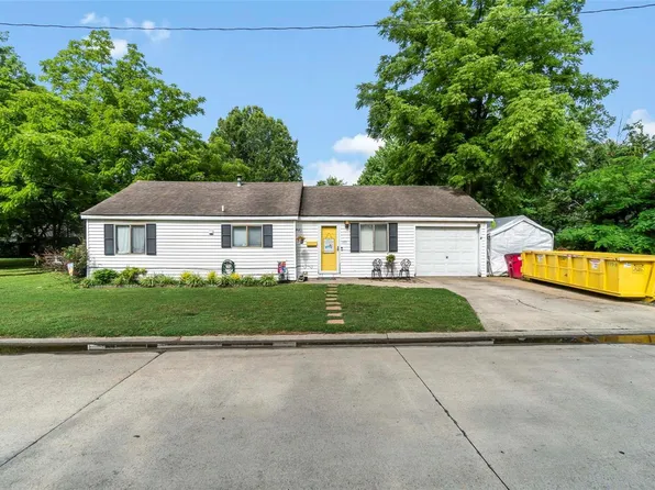135 3rd St, Sikeston, MO 63801