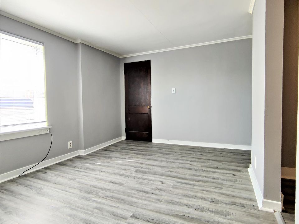 1st image of 105 E Lincoln Ave #3