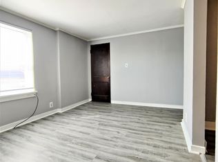 105 E Lincoln Ave #3, Hinckley, IL