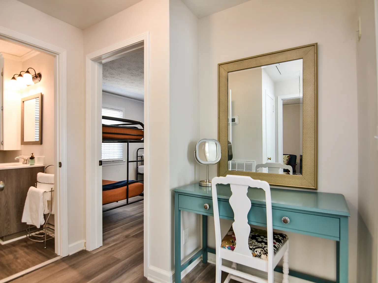 2 bed, 944 sqft, $1,950 — Photo 4