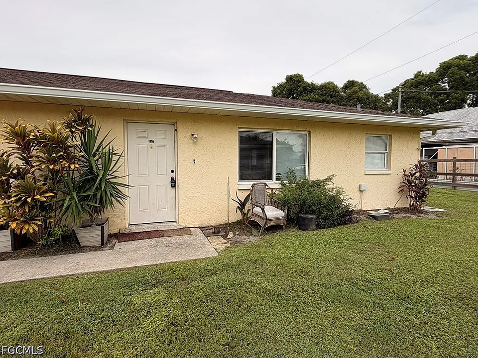 257-263 Poe Ave #257