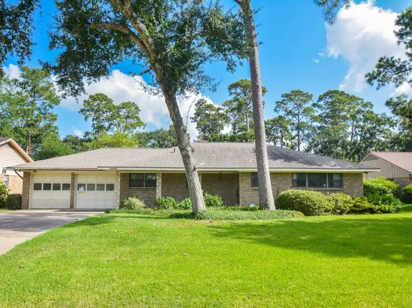 10162 Eddystone Dr, Houston, TX 77043