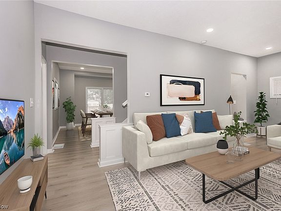 3rd image of 3115 Mapledale Ave