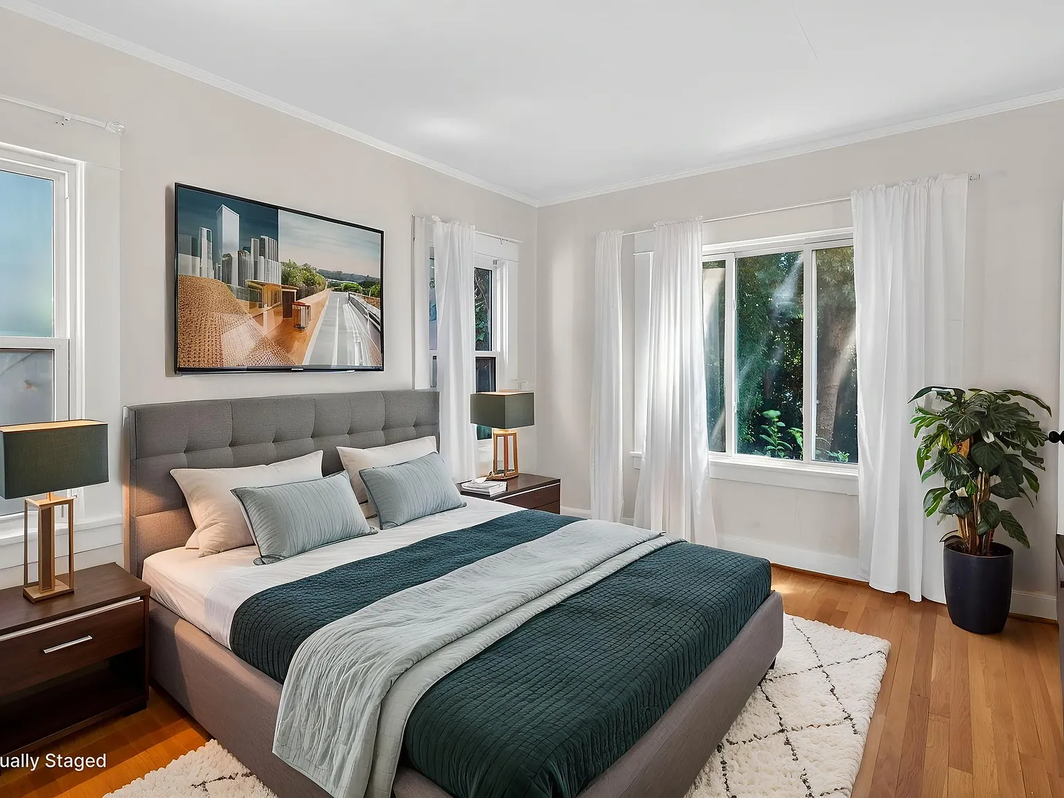 1145 N Genesee Ave — Photo 4