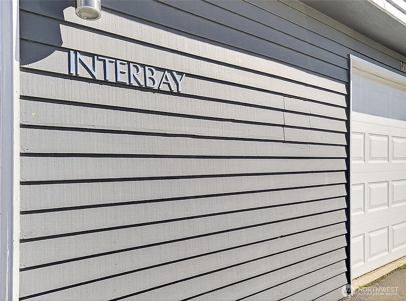 4th image of 2001 Skyline Way #103