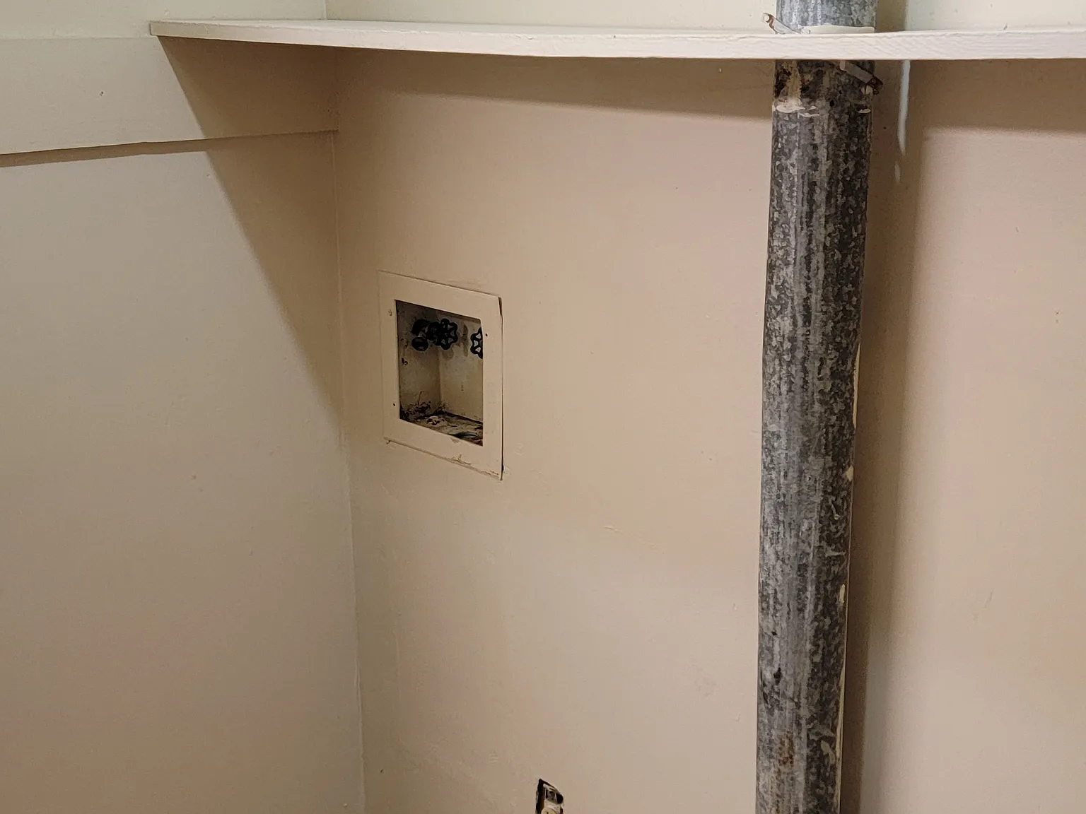 2 bed, 1.5 bath, 1500 sqft, $1,600 — Photo 3