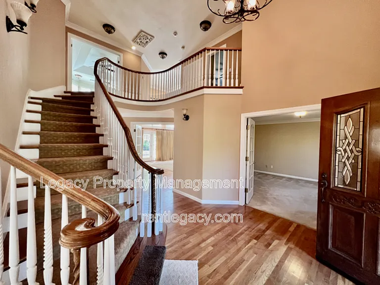 2552 Cotswold Hill Dr — Photo 3