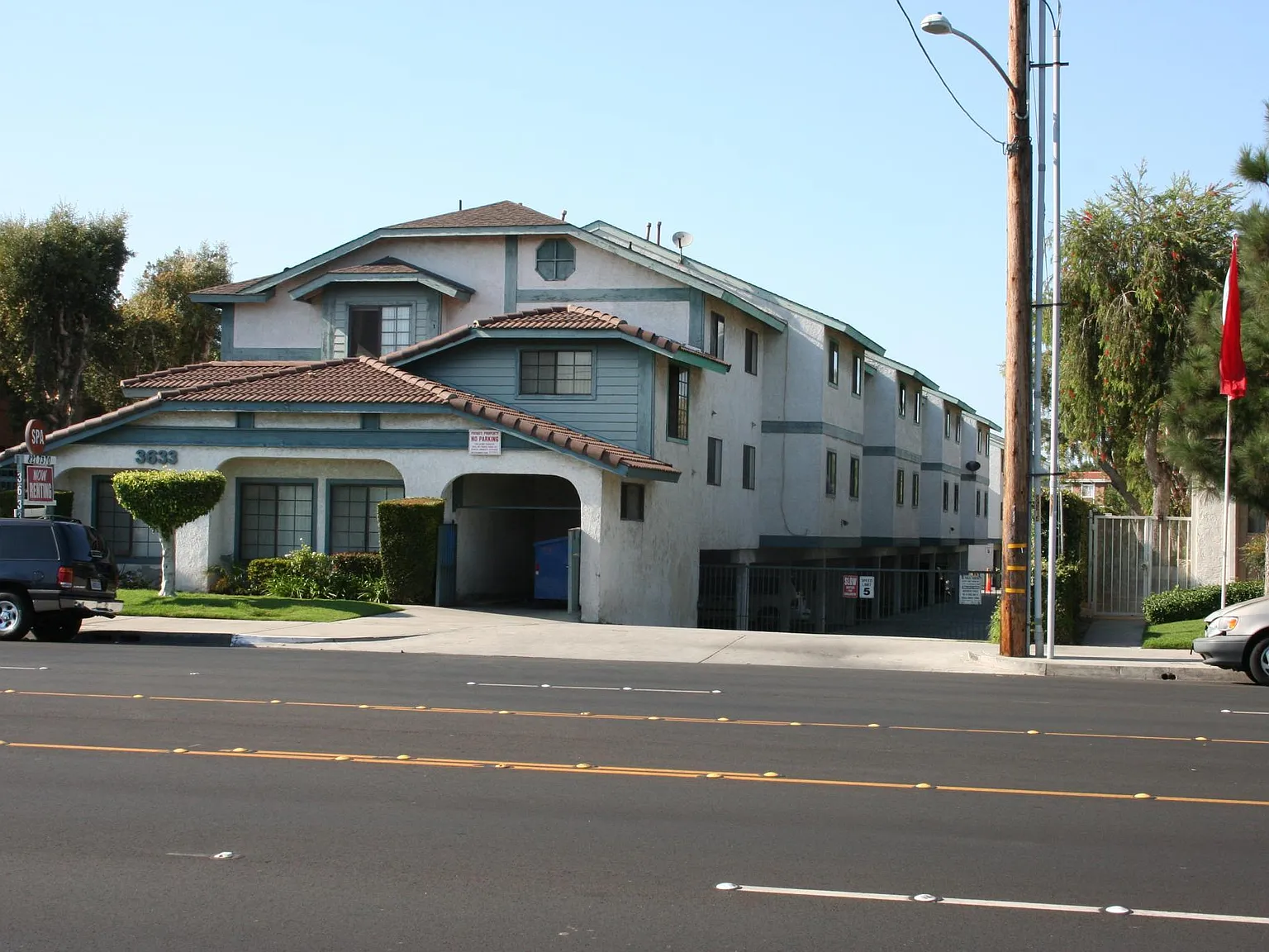 2 bed, 829 sqft, $2,350 — Photo 1