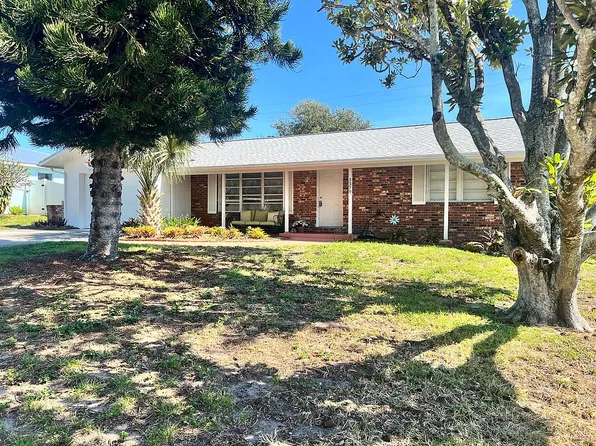 3379 NE Linda Dr, Jensen Beach, FL 34957