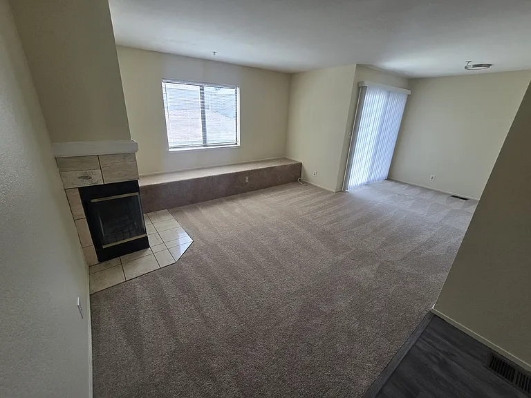 574 Chestnut St #6 — Photo 3