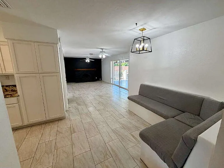 2602 S Saratoga — Photo 8
