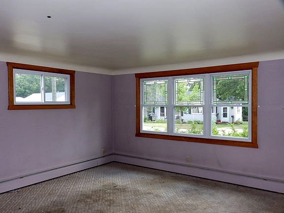 5th image of 107 N Hazel Ave