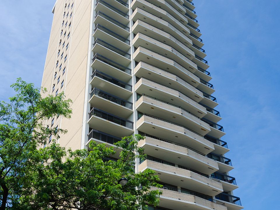 1st image of 3470 N Lake Shore Dr APT 15A