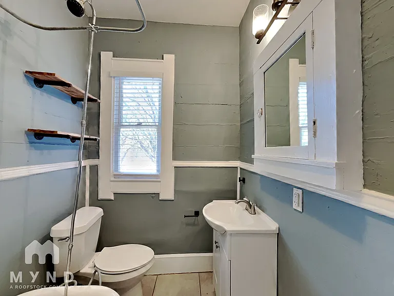 4624 Junius St #B — Photo 11