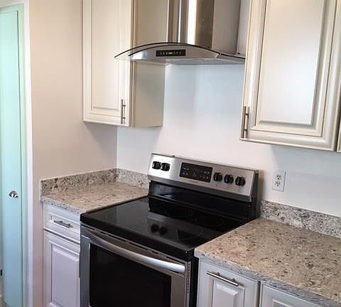 3rd image of 956 Wilson Ave