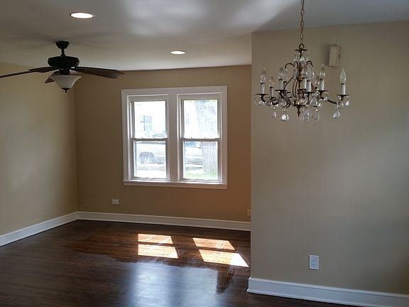 4th image of 10440 Dickens Ave