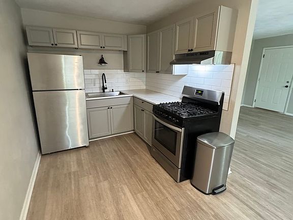 4th image of 3240 Heatherton Dr APT 5