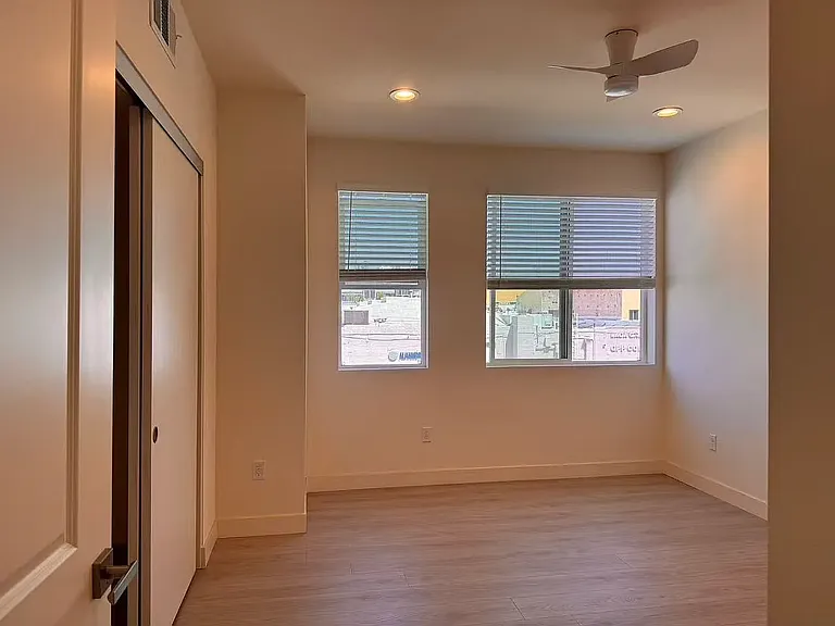 19 Chapel Ave — Photo 9