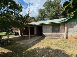 38 Circle Dr, Denison, TX 75021