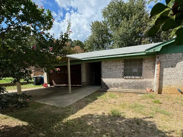 38 Circle Dr, Denison, TX 75021