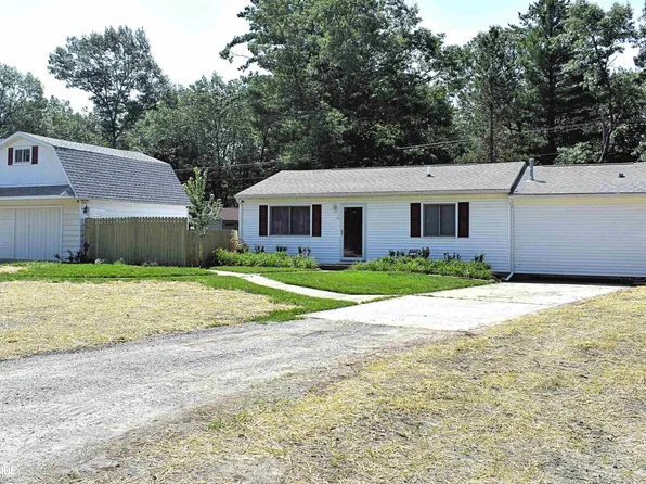 5739 Port Austin Rd, Caseville, MI 48725