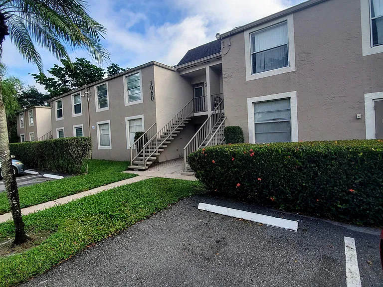 1060 NW 80th Ave — Photo 30