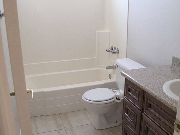 4th image of 1809 Yucca Dr