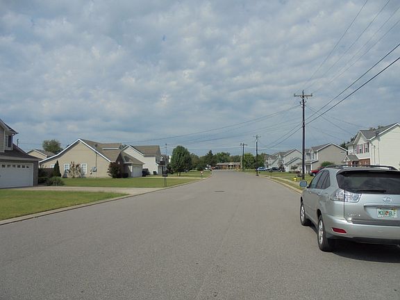 Exterior Neighborhood (street photo)
